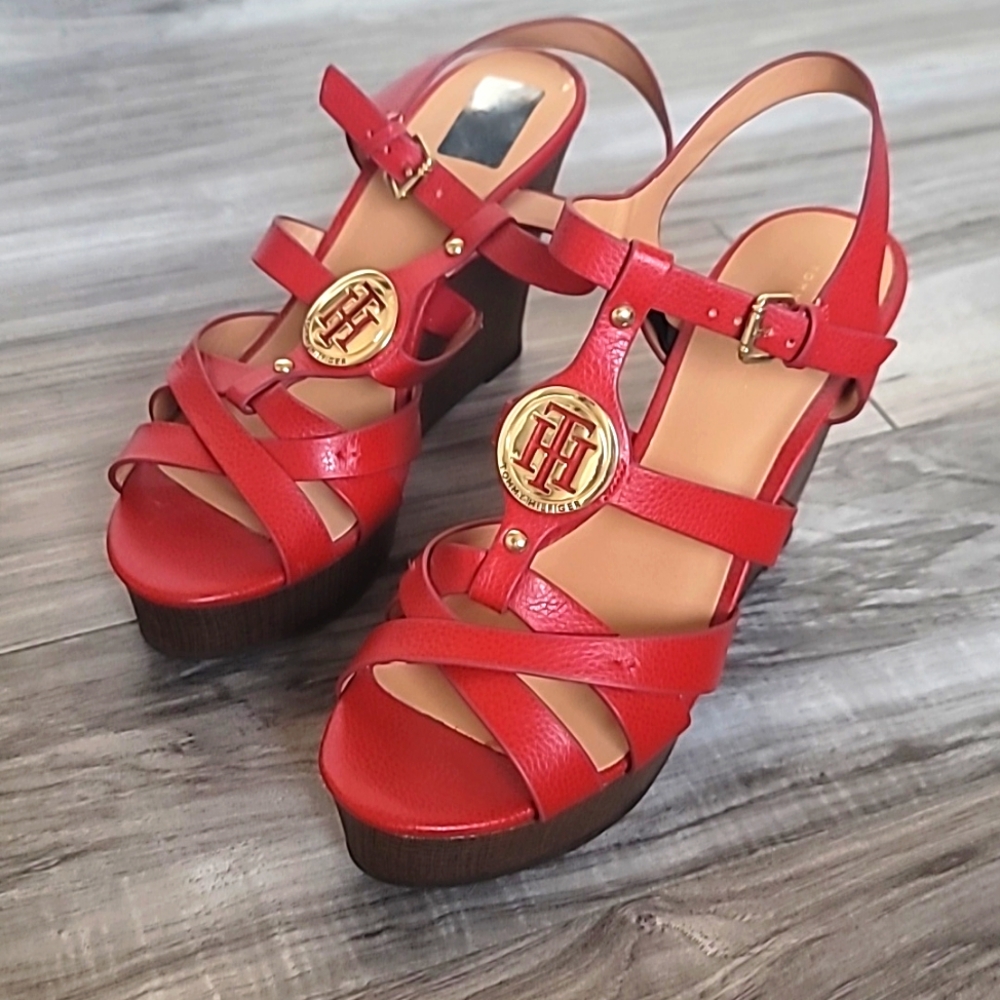 Red Wedges